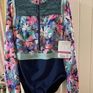 Athleta Girls long sleeved one piece swimsuit. NWT Size XXL 16